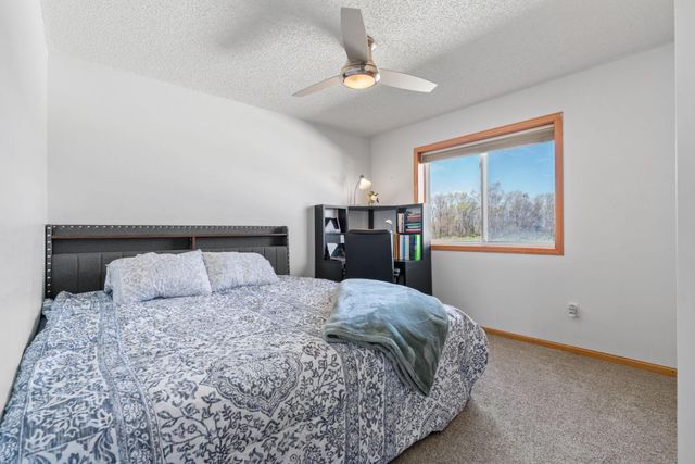 4052 Blakewood Drive, Shakopee, MN 55379