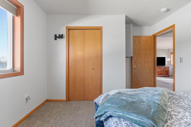 4052 Blakewood Drive, Shakopee, MN 55379
