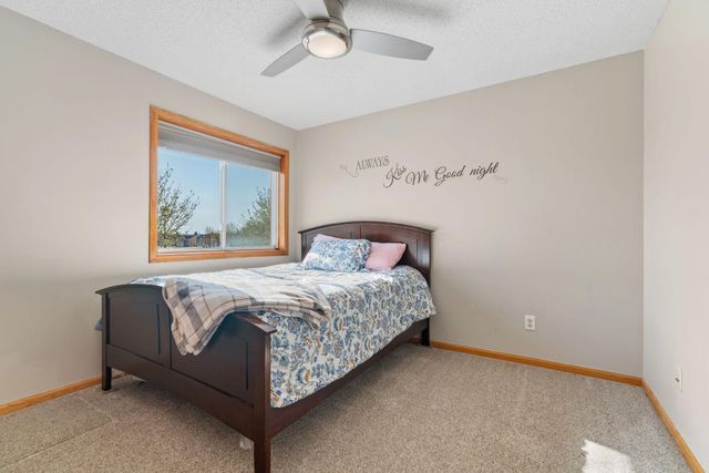 4052 Blakewood Drive, Shakopee, MN 55379