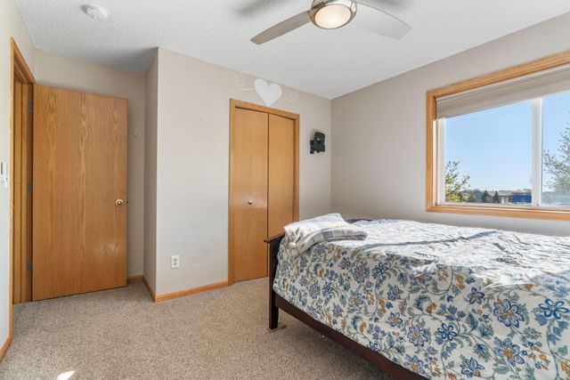 4052 Blakewood Drive, Shakopee, MN 55379