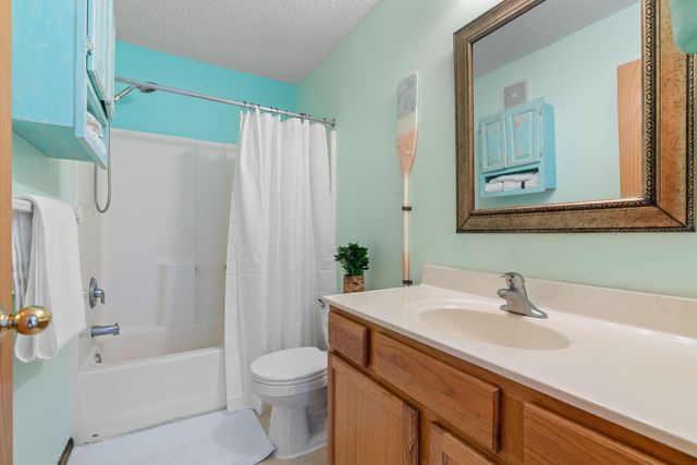 4052 Blakewood Drive, Shakopee, MN 55379