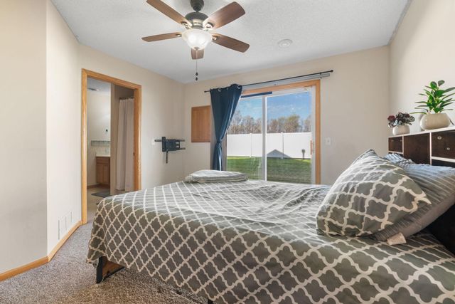4052 Blakewood Drive, Shakopee, MN 55379