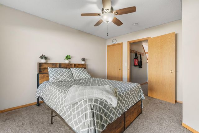 4052 Blakewood Drive, Shakopee, MN 55379
