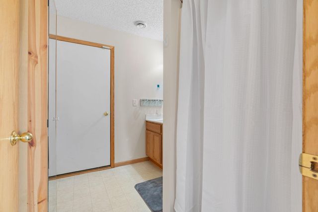 4052 Blakewood Drive, Shakopee, MN 55379