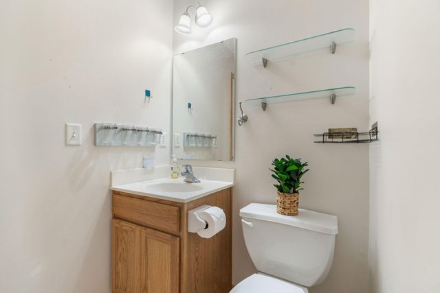 4052 Blakewood Drive, Shakopee, MN 55379
