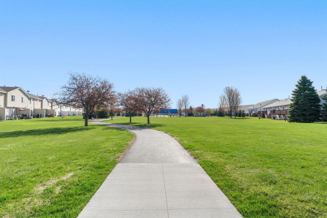 4052 Blakewood Drive, Shakopee, MN 55379