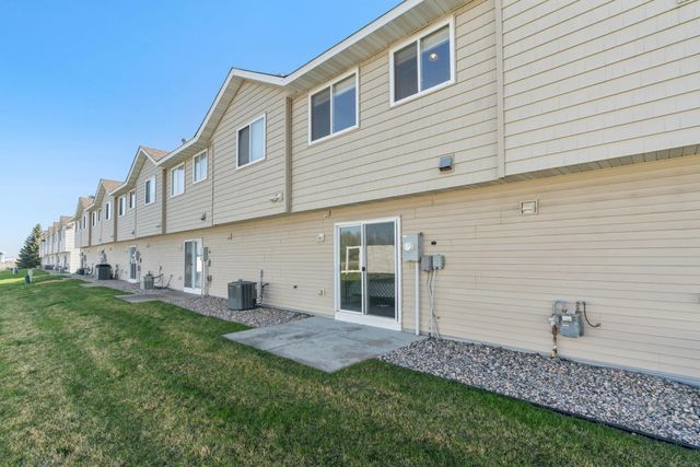 4052 Blakewood Drive, Shakopee, MN 55379