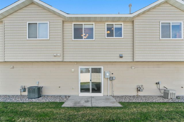 4052 Blakewood Drive, Shakopee, MN 55379