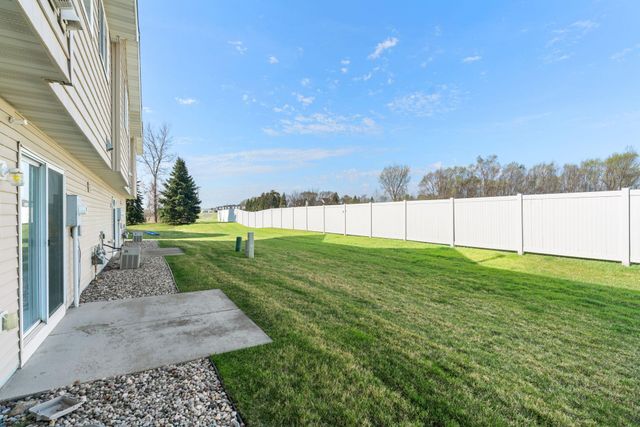 4052 Blakewood Drive, Shakopee, MN 55379