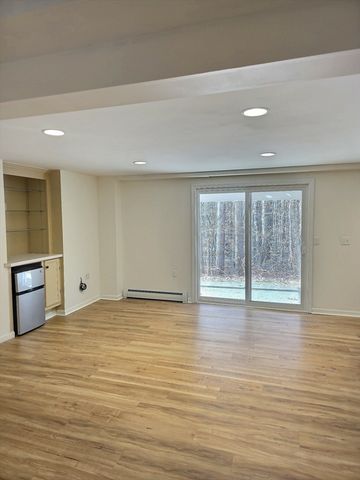 171 Bayberry Hill Ln 171, Leominster, MA 01453