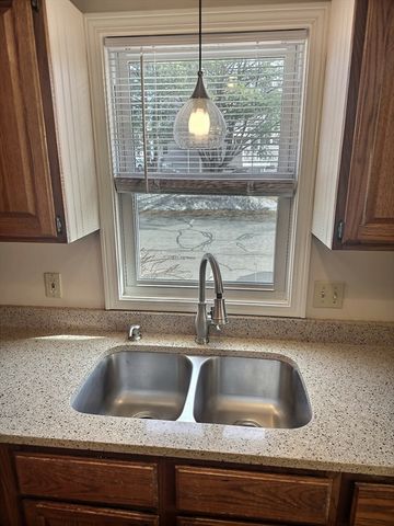 171 Bayberry Hill Ln 171, Leominster, MA 01453