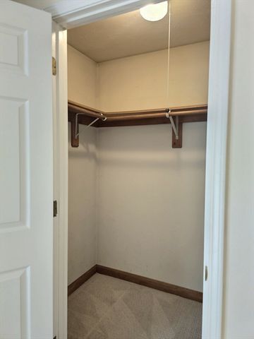 171 Bayberry Hill Ln 171, Leominster, MA 01453