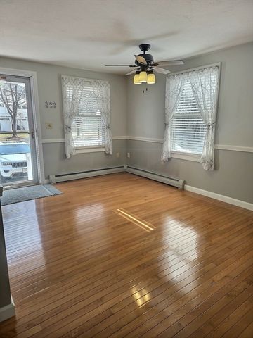 171 Bayberry Hill Ln 171, Leominster, MA 01453