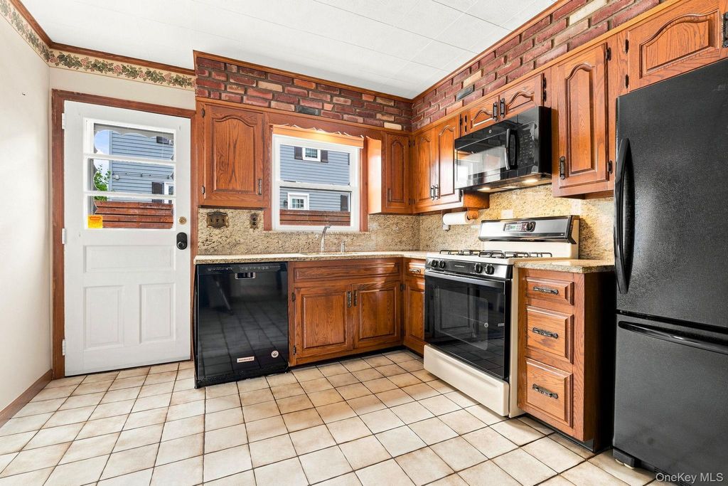 263 Willis Avenue, Hawthorne, NY 10532 — photo 4