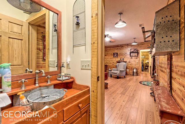 291 Smokehouse Knob Drive, Rabun Gap, GA 30568