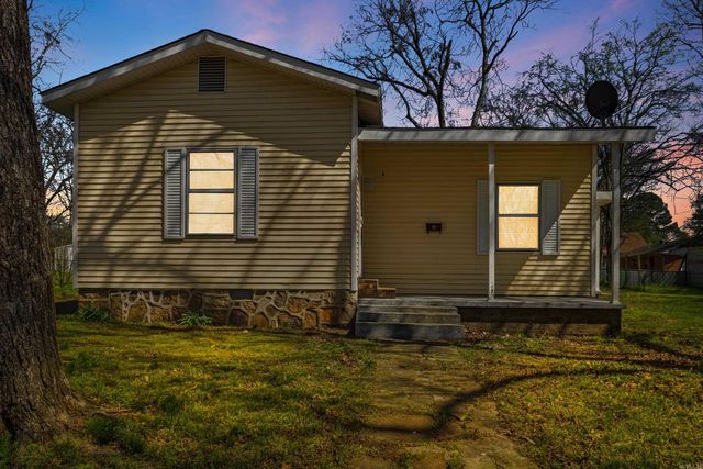202 N Griffin Street, Morrilton, AR 72110