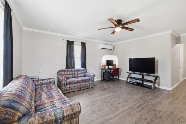 202 N Griffin Street, Morrilton, AR 72110
