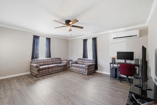 202 N Griffin Street, Morrilton, AR 72110