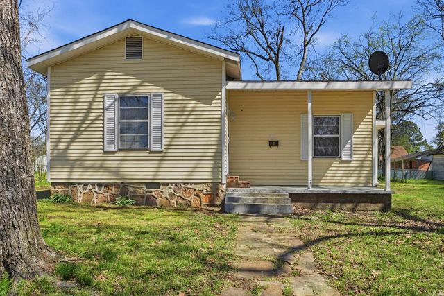 202 N Griffin Street, Morrilton, AR 72110
