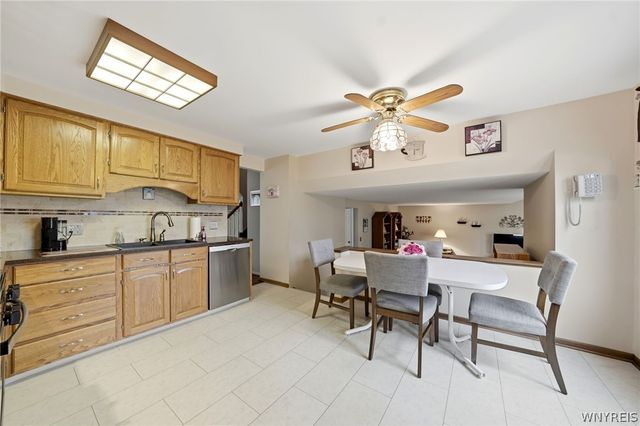 86 Tartan Lane, Amherst, NY 14221