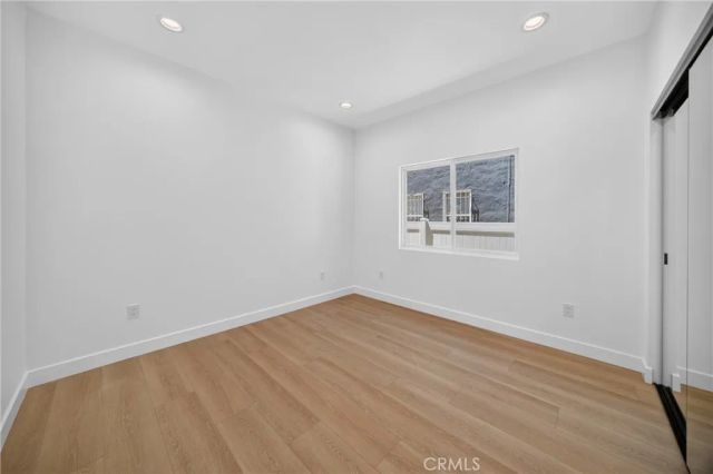 2939 10th Avenue, Los Angeles, CA 90018