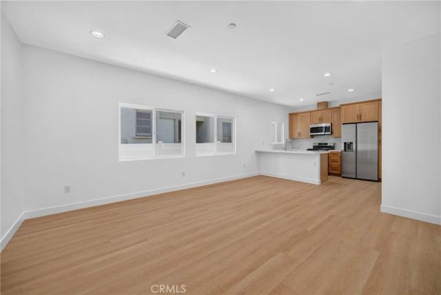 2939 10th Avenue, Los Angeles, CA 90018