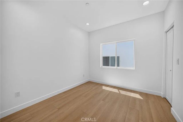 2939 10th Avenue, Los Angeles, CA 90018