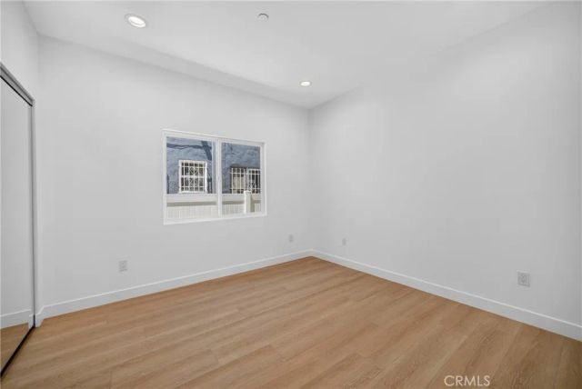 2939 10th Avenue, Los Angeles, CA 90018