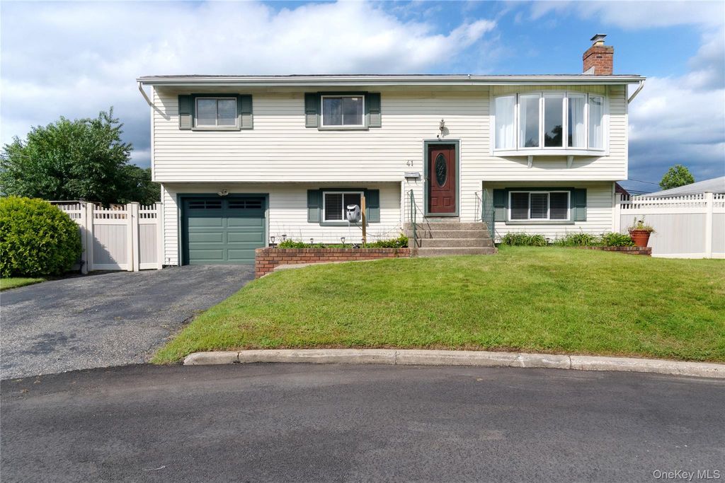 41 Richmond Street, Islip, NY 11751 — photo 2