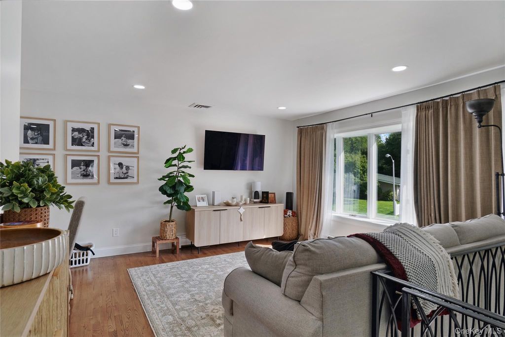 41 Richmond Street, Islip, NY 11751 — photo 4