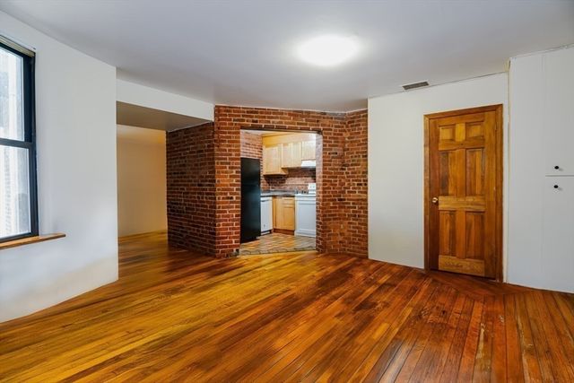 111 Gainsborough St 108, Boston, MA 02115