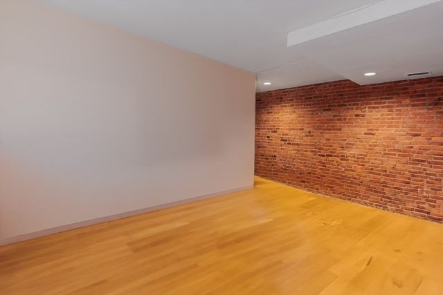 111 Gainsborough St 108, Boston, MA 02115