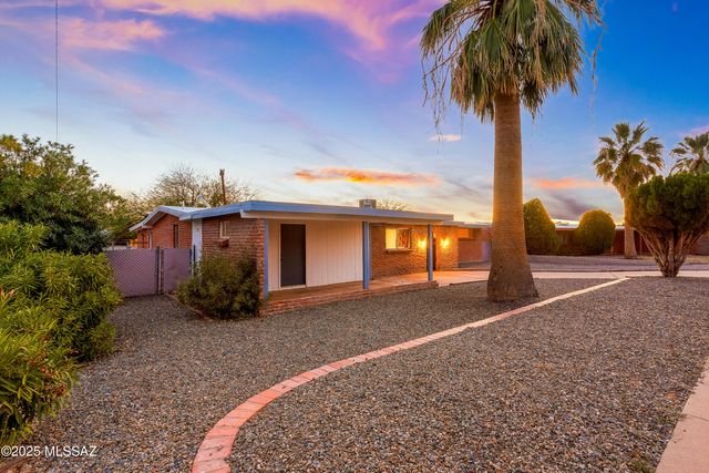 7238 E Montecito Drive, Tucson, AZ 85710