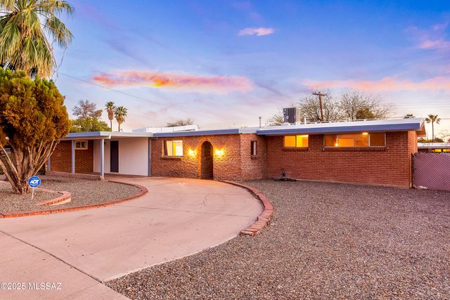 7238 E Montecito Drive, Tucson, AZ 85710