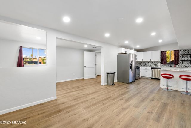 7238 E Montecito Drive, Tucson, AZ 85710