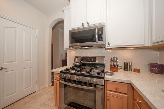 24418 Lakecrest Bend Drive, Katy, TX 77493