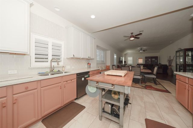 24418 Lakecrest Bend Drive, Katy, TX 77493