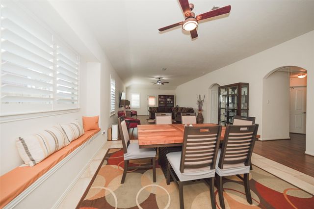 24418 Lakecrest Bend Drive, Katy, TX 77493