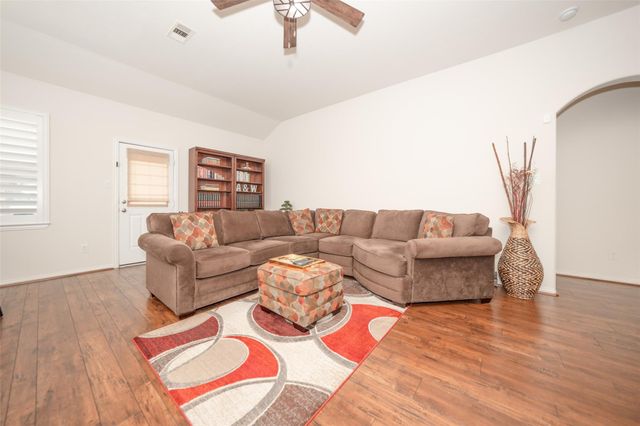 24418 Lakecrest Bend Drive, Katy, TX 77493