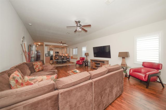 24418 Lakecrest Bend Drive, Katy, TX 77493