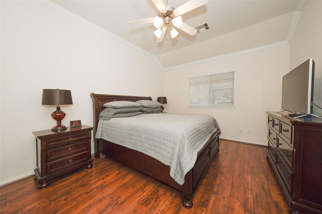 24418 Lakecrest Bend Drive, Katy, TX 77493