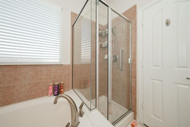 24418 Lakecrest Bend Drive, Katy, TX 77493