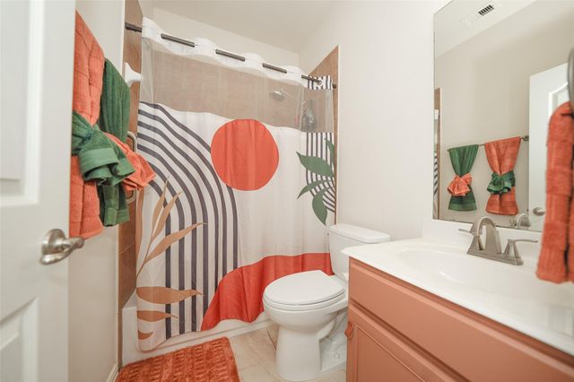 24418 Lakecrest Bend Drive, Katy, TX 77493