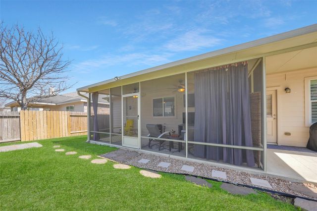 24418 Lakecrest Bend Drive, Katy, TX 77493