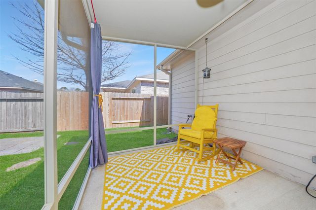 24418 Lakecrest Bend Drive, Katy, TX 77493