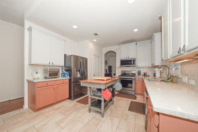 24418 Lakecrest Bend Drive, Katy, TX 77493