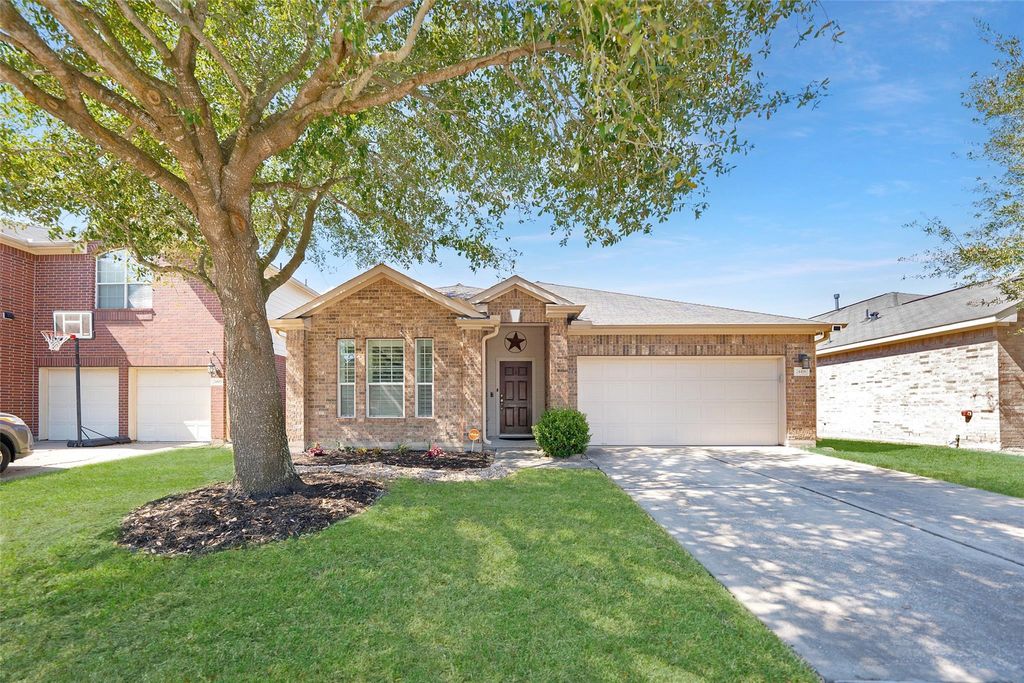 24418 Lakecrest Bend Drive, Katy, TX 77493