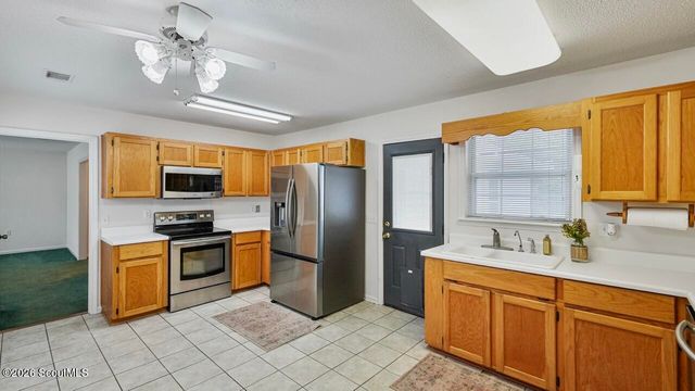 211 Jekyll Island Road, Jesup, GA 31545