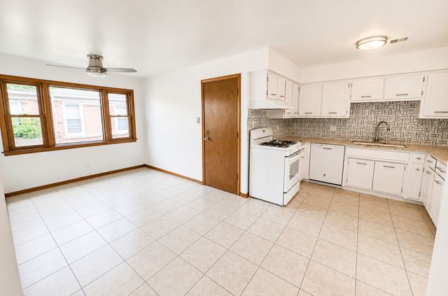 8440 W Windsor Avenue 2, Chicago, IL 60656