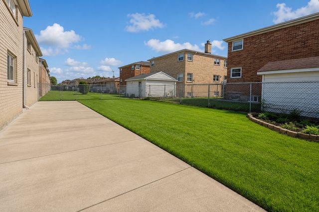 8440 W Windsor Avenue 2, Chicago, IL 60656